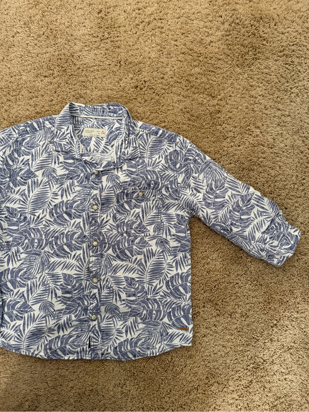 Zara Boys White Button-Down with Blue Leaf Print // size 9